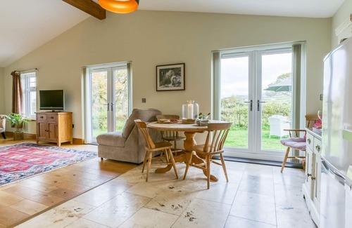 Dinas Cottage | Crib y Nantlle - a snowdonia that sleeps 4 guests in 2 bedrooms