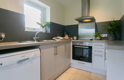 Dinas Cottage | Crib y Nantlle - a snowdonia that sleeps 4 guests in 2 bedrooms