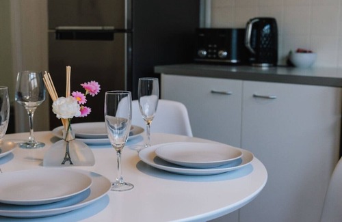 East Brisbane House | Cricket Fans Choice | 2BR Walk to Gabba & Ferry