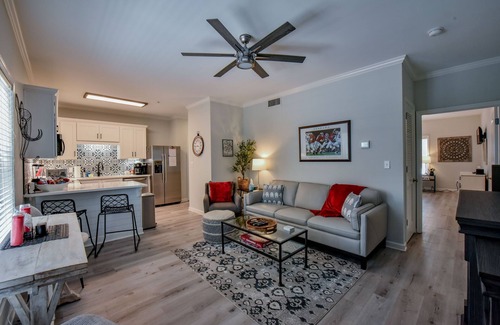 Tuscaloosa Condo | Crimson Court - Book Now for Football!