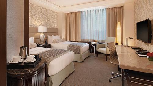 Alabang Hotel | Crimson Hotel Filinvest City, Manila