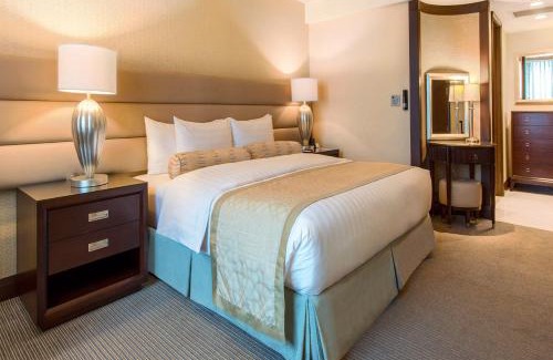 Alabang Hotel | Crimson Hotel Filinvest City, Manila