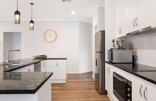 Nuriootpa House | Crimson Ridge - Wines, Vines and Dine