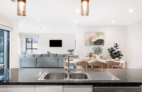 Nuriootpa House | Crimson Ridge - Wines, Vines and Dine