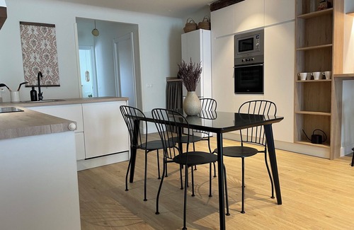 Baza Apartment | Crimson Suite. Whole housing: apartment in Baza, Spain.