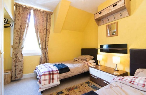 Cairnbaan Cottage | Crinan Canal Cottage a self catering traditional two bedroom terraced cottage