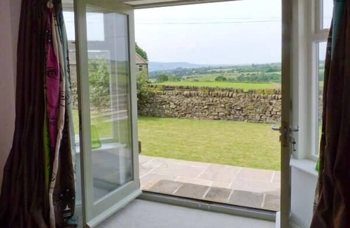 Keighley Cottage | CRINGLES HOUSE, family friendly, luxury holiday cottage in Addingham
