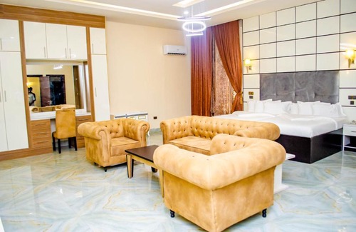 Jos Hotel | CRISPAN SUITES & EVENT CENTRE
