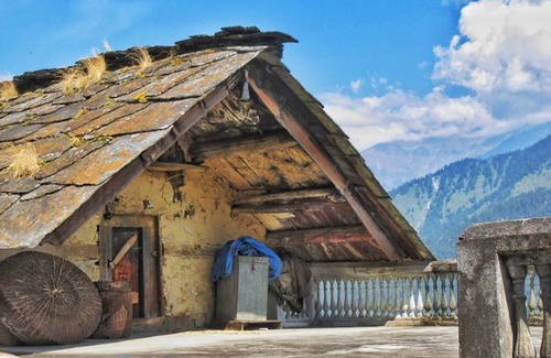 Kharsali House | crispy views of snow-clad majestic Himalayas