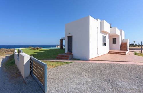 Lahania Villa | Cristelia Luxury Sea Front & Pool Villa