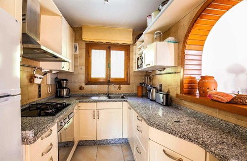 Benimeit Villa | Crisuli