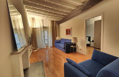 Porta Lodovica Apartment | Crocetta Design Apartment with Terrace