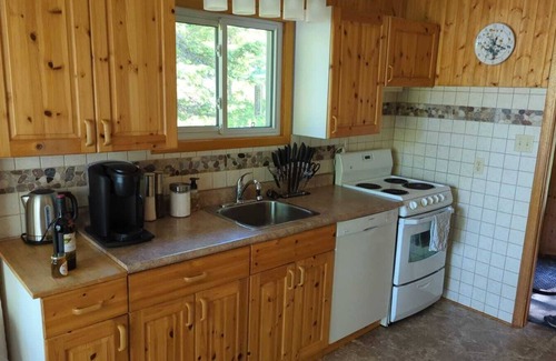 Magnetawan Cottage | Croft Cove Cottage - Cozy Waterfront Oasis