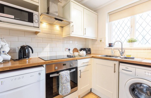 St. Florence Cottage | Crofters Cottage, Holiday Cottage Ivy Tower Village, St Florence, Sleeps 5, 3 bedrooms, bathrooms