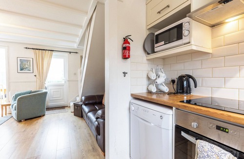 St. Florence Cottage | Crofters Cottage, Holiday Cottage Ivy Tower Village, St Florence, Sleeps 5, 3 bedrooms, bathrooms