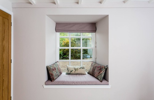 Aberfeldy Cottage | Croftness Cottage, beautifully upgraded 2 bedroom traditional cottage