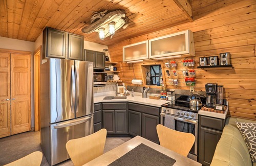 Crofton Cabin | Crofton Cabin w/Tropical Hut & Water Views!
