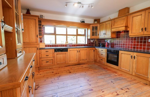 Crolly House | CROLLY HOME, pet friendly, with open fire in Crolly, County Donegal