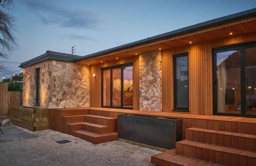 Overstrand House | Cromer Luxury Palm Springs Bungalow with Pool Room