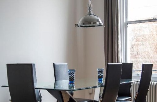 Kensington Apartment | Cromwell Road II by Onefinestay