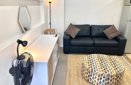 Cronulla Apartment | Cronulla CBD Studio Apartment, Minutes to Beach