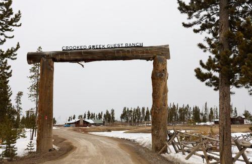 Dubois Resort | Crooked Creek Guest Ranch
