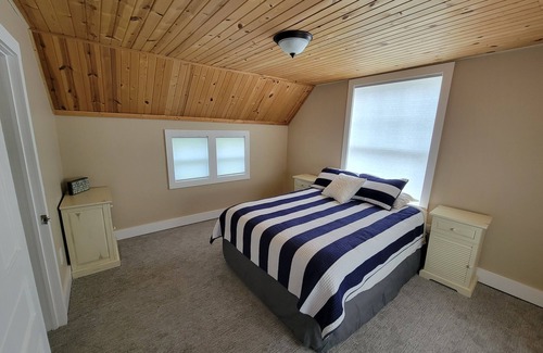 Ponshewaing Cottage | Crooked Lake Cottage - 4 Bedrooms and 2 baths that sleeps 12 - NEWLY RENOVATED