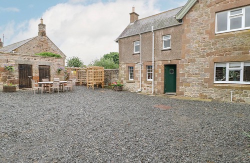Ford House | CROOKHAM DAIRY, pet friendly, character holiday cottage in Etal