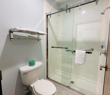 Barrett Hotel | Crosby Travel Lodge and RV Park