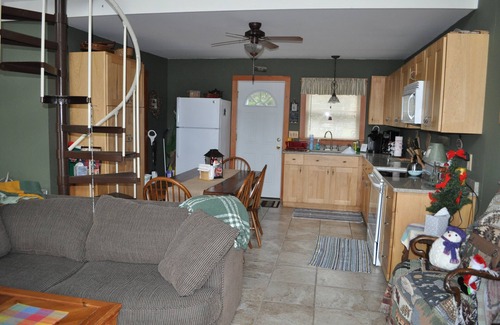 Woodford Cottage | Cross Country Ski? Downhill? Prospect and Mt nSnow. Winter wonderland book now.