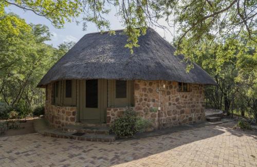 Vaalwater Apartment | Cross Pollination Chalets & Wellness Products