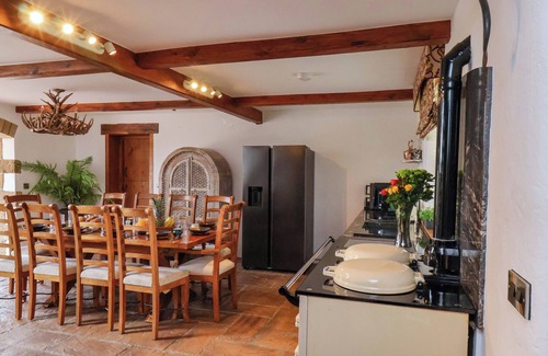 Briggswath Cottage | CROSSBUTTS FARMHOUSE, pet friendly, with hot tub in Whitby