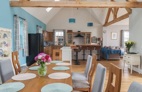 Driffield Cottage | CROSSETT GRANGE, pet friendly, luxury holiday cottage in Driffield