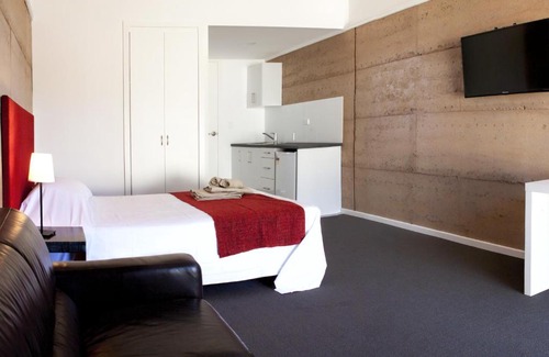 Port Augusta West Hotel | Crossroads Ecomotel