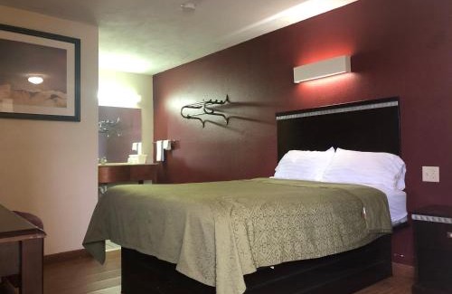 Lebanon Hotel | Crossroads Inn