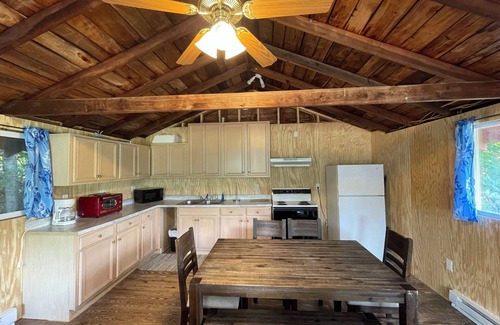 Capon Bridge Cabin | Crow's Nest Cabin at Buffalo Gap Retreat - a Pet-Friendly Destination!