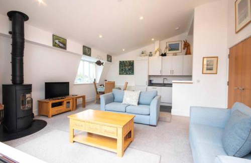 Malmesbury Apartment | Crow's Nest Penthouse Apartment with Free Spa Access