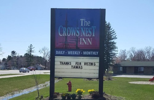 Tawas City Hotel | Crow's Nest