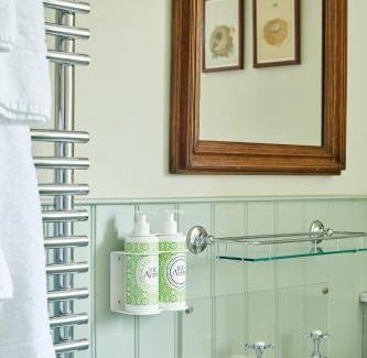 Penwood Hotel | Crown and Anchor