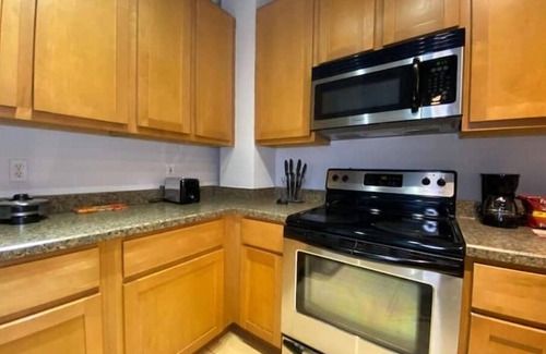 Downtown West Apartment | Crown Family Suite Pool/Breakfast/Parking