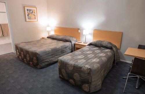Camden Hotel | Crown Hotel Motel