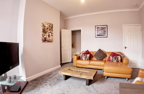 Darwen Apartment | Crown House