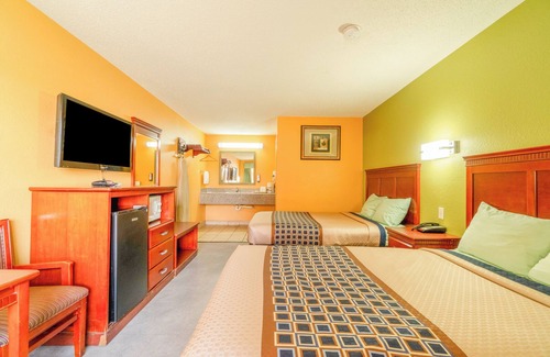 Denver City Hotel | Crown Inn By OYO Denver Tx