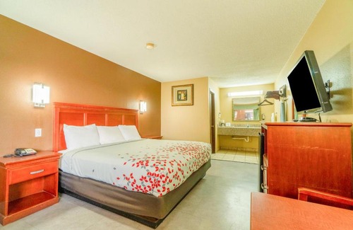 Denver City Hotel | Crown Inn By OYO Denver Tx