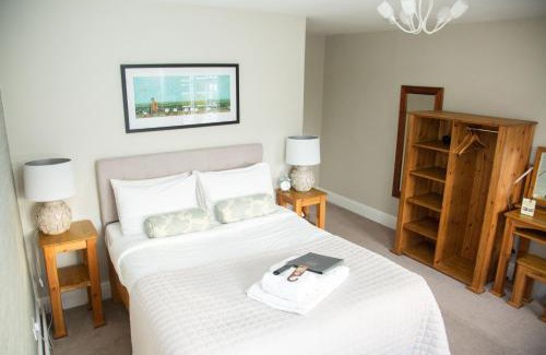 Denstone Hotel | Crown Inn