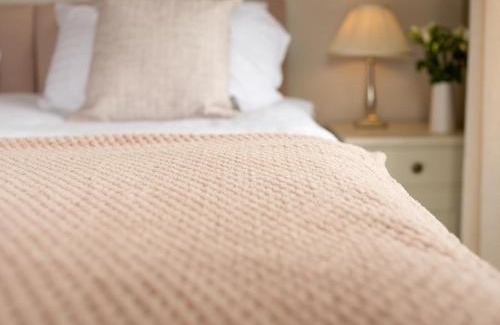 Woolhope House | Crown Inn