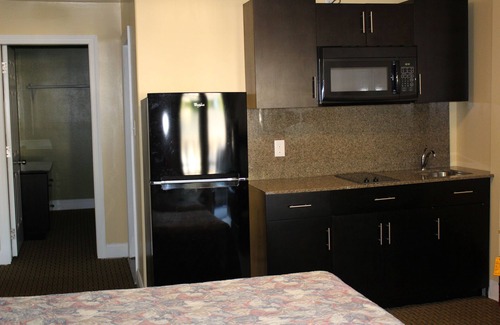 Yorktown Hotel | Crown Inn Motel