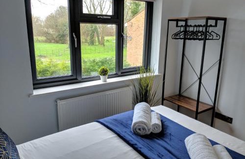 George Green House | Crown Meadow - 4 Bedroom House - Heathrow - ExcellentStays