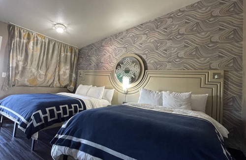 Sunrise Manor Hotel | Crown Motel