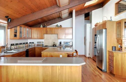 Crescent City North House | Crown of the Coast